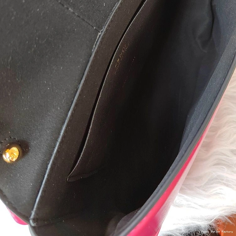 Vintage HOT Bag Leather C'mon In Rose Medium Calf Fendi 0803